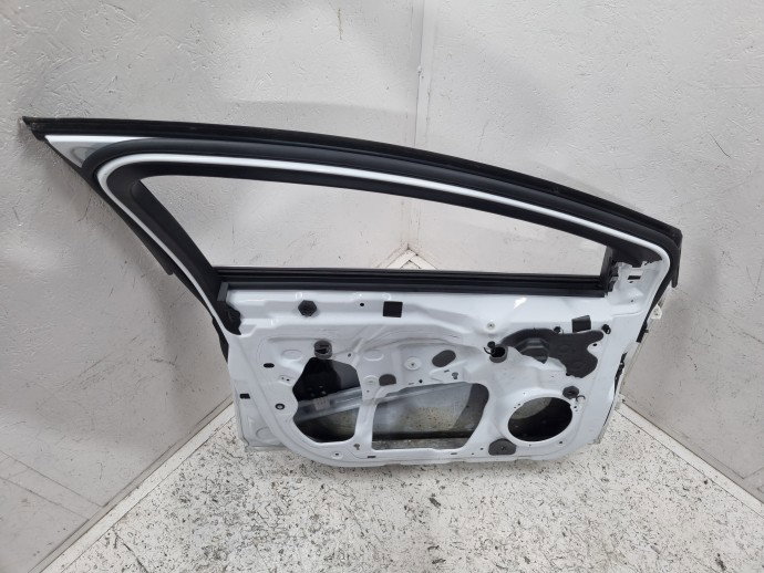 Usa stanga fata Ford Focus Frozen White