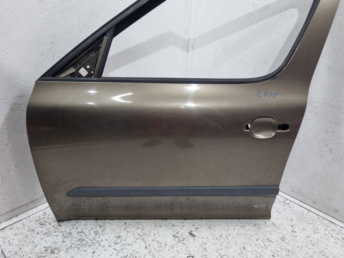 Usa stanga fata Skoda Yeti 5L LF8N