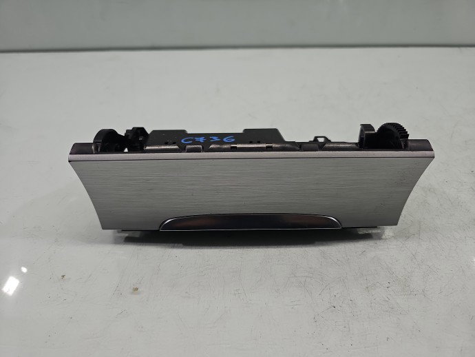 Scrumiera VW Passat CC 358 3C0863284K