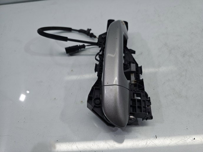 Maner usa stanga fata VW Passat CC 358 LB7W