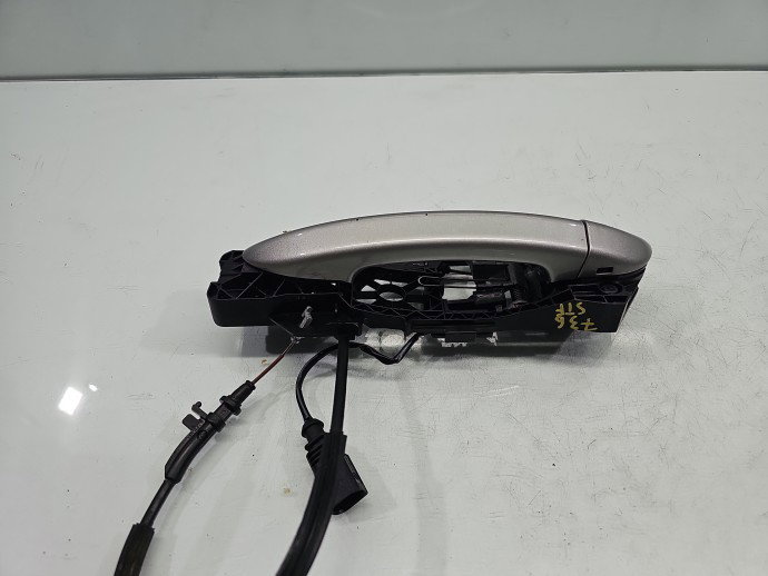 Maner usa stanga fata VW Passat CC 358 LB7W