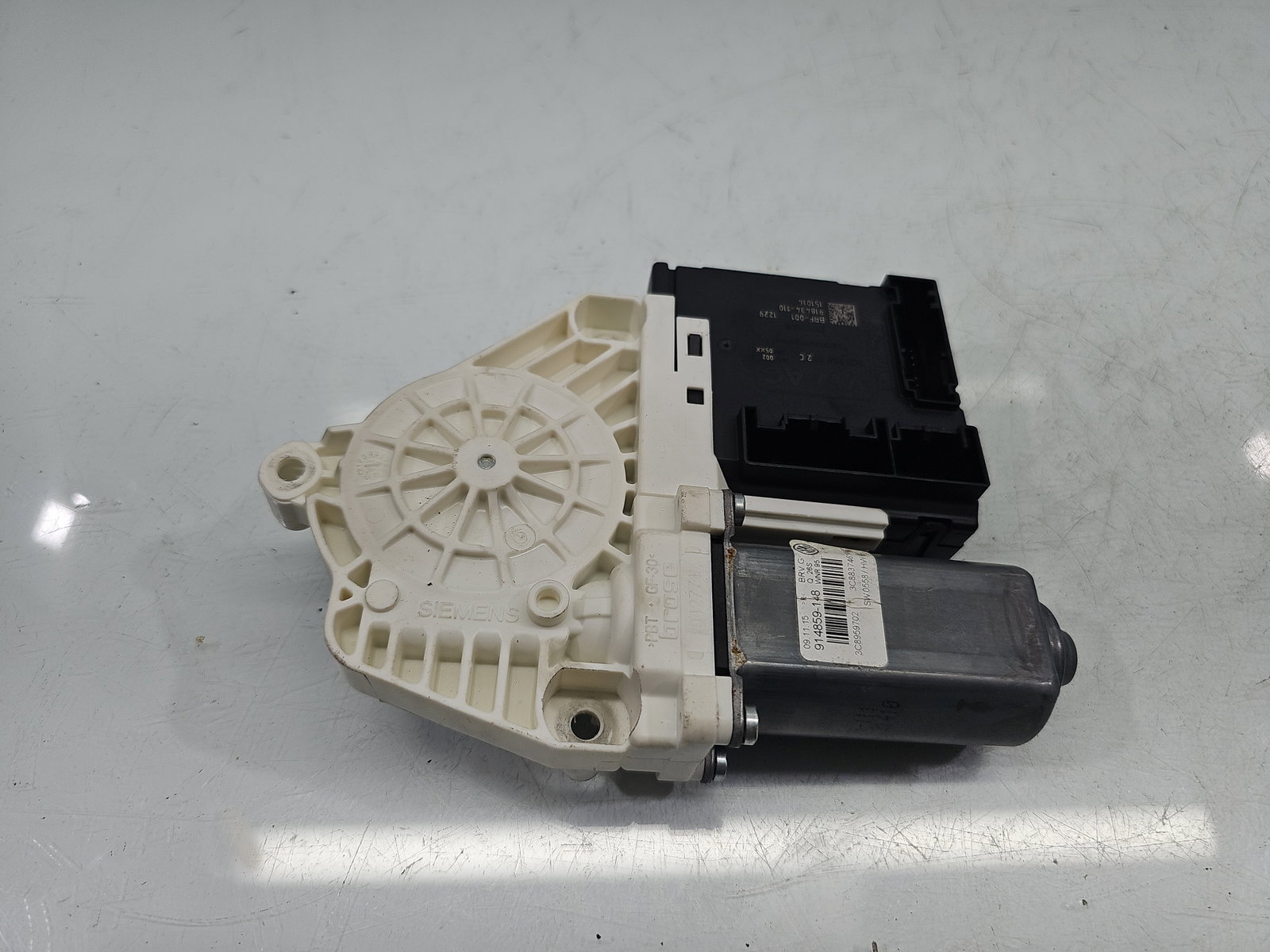 Motoras geam stanga fata VW Passat CC 358 3C8837461M