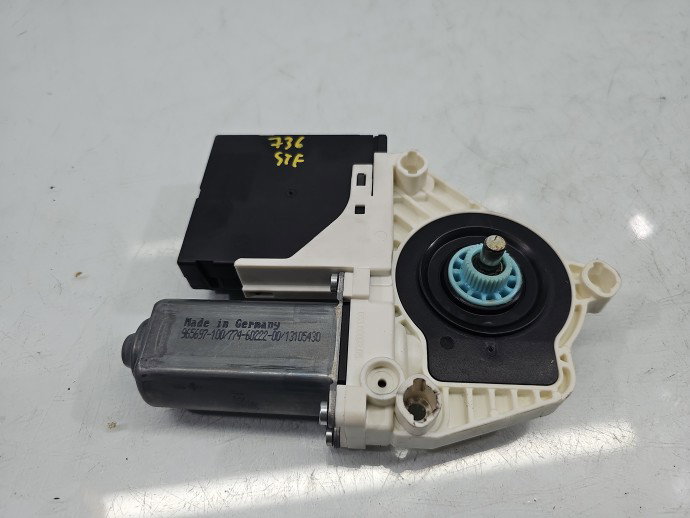 Motoras geam stanga fata VW Passat CC 358 3C8837461M
