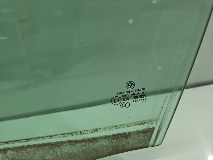 Geam usa stanga fata VW Golf 5k1 OEM