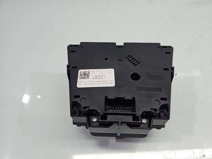 Panou media AUDI A4 8W2 8W0919614J