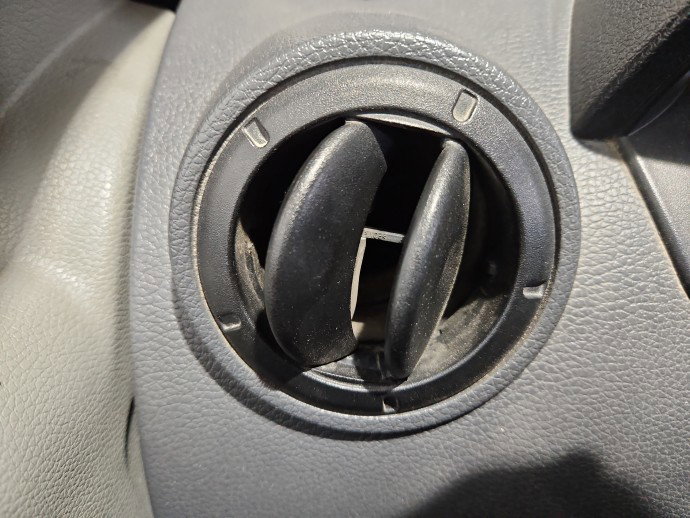 Grila aerisire stanga Dacia Logan (LS) [Fabr 2004-2012] OEM