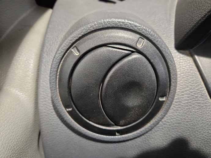 Grila aerisire stanga Dacia Logan (LS) [Fabr 2004-2012] OEM