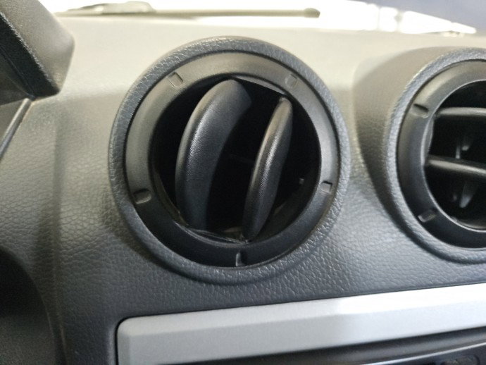 Grila aerisire centrala stanga Dacia Logan (LS) [Fabr 2004-2012] OEM