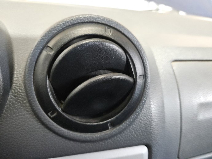 Grila aerisire centrala dreapta Dacia Logan (LS) [Fabr 2004-2012] OEM