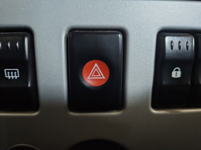 Buton avarii Dacia Logan (LS) [Fabr 2004-2012] OEM