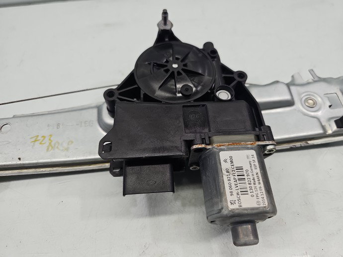 Macara electrica geam dreapta spate PEUGEOT 2008 9806082180