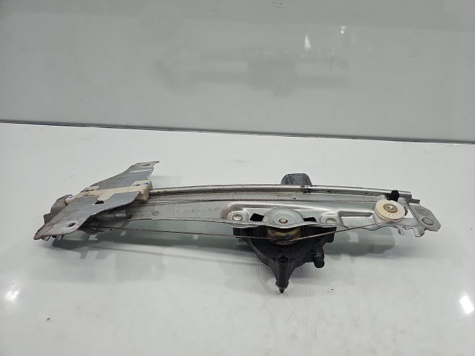 Macara electrica geam dreapta spate PEUGEOT 2008 9806082180