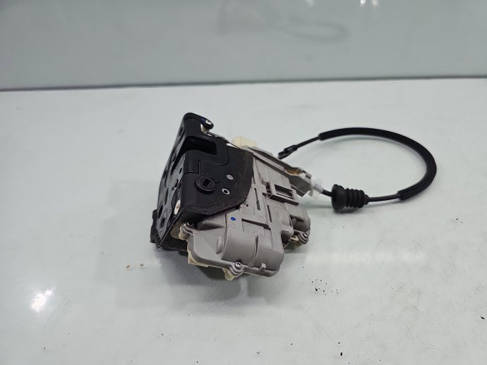 Broasca usa dreapta spate VW Passat 3c5 3C4839016A