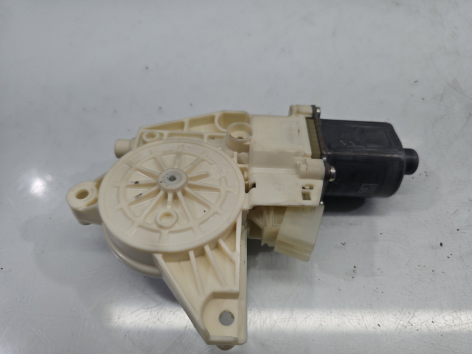 Motoras geam dreapta spate Mercedes C220 w204 A2048200642