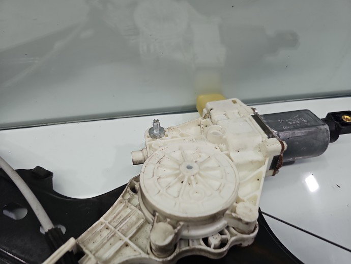 Macara electrica geam stanga fata Bmw X1 6927027