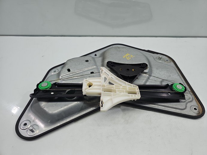 Macara electrica geam dreapta spate Skoda Yeti 5L 5L0839402A
