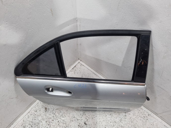 Usa dreapta spate Mercedes C220 w204 775 Argintiu Iridium