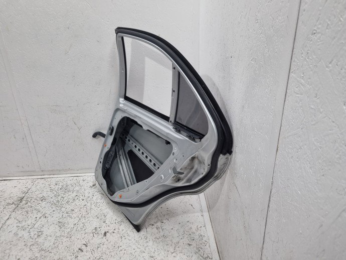Usa dreapta spate Mercedes C220 w204 775 Argintiu Iridium