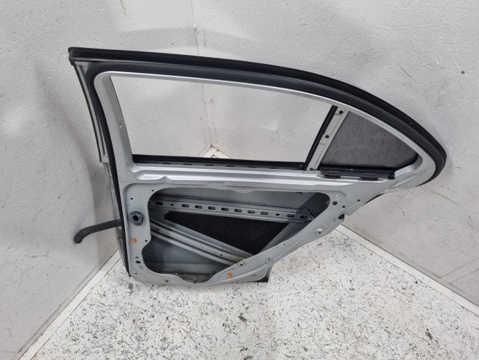 Usa dreapta spate Mercedes C220 w204 775 Argintiu Iridium