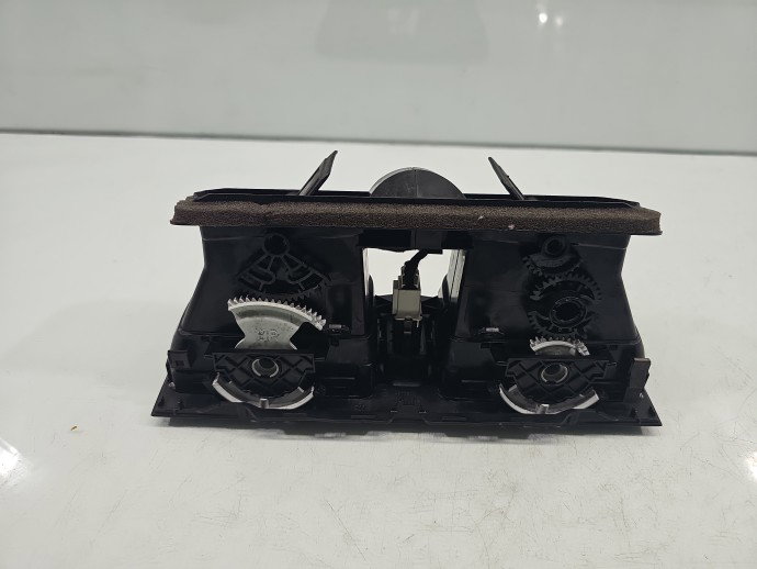 Grila aerisire centrala Volkswagen Golf 6 (5K1) [Fabr 2009-2013] 5K0815736D