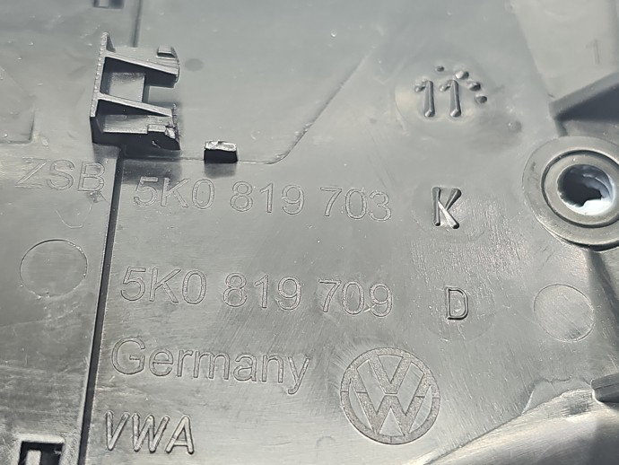 Grila aerisire stanga Volkswagen Golf 6 (5K1) [Fabr 2009-2013] 5K0819703K