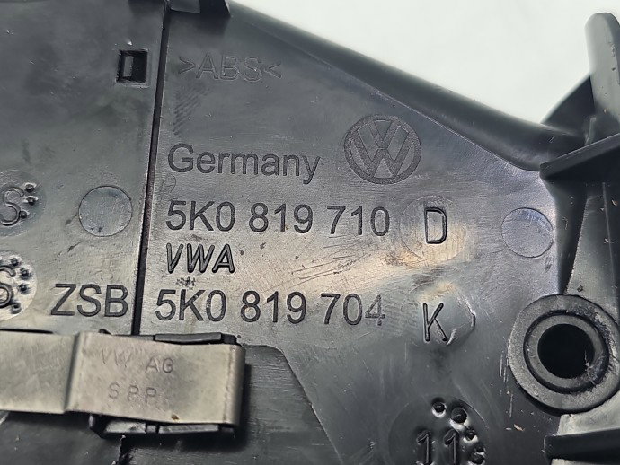 Grila aerisire dreapta Volkswagen Golf 6 (5K1) [Fabr 2009-2013] 5K0819710D