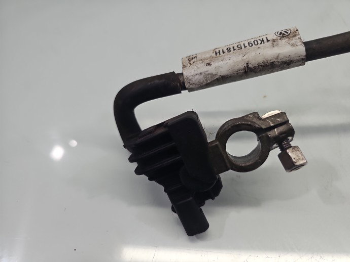 Borna baterie (-) Volkswagen Golf 6 (5K1) [Fabr 2009-2013] 1K0915181H