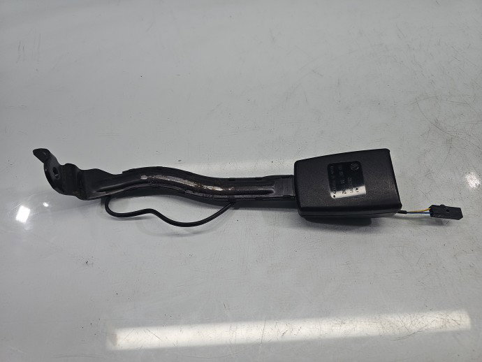Capsa centura dreapta fata Volkswagen Golf 6 (5K1) [Fabr 2009-2013] 1K4857756T