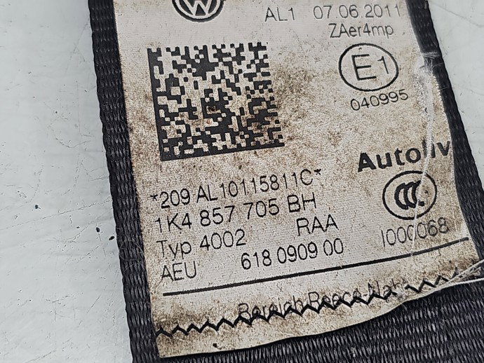 Capsa centura stanga fata Volkswagen Golf 6 (5K1) [Fabr 2009-2013] 1K4857705BH