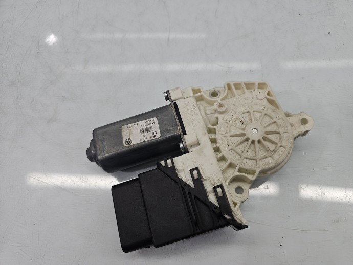 Motoras geam dreapta spate Volkswagen Golf 6 (5K1) [Fabr 2009-2013] Hatchback 5K0959704C