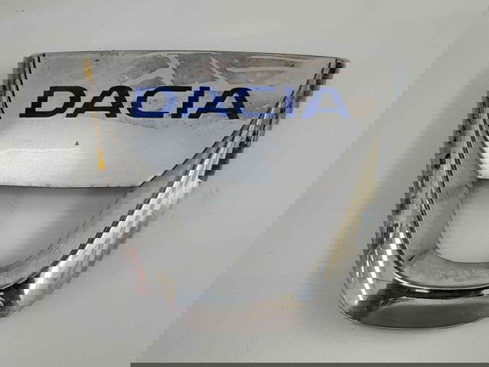 Sigla capota 8200811906 Dacia Sandero [Fabr 2008-2012] 1.6 mpi 