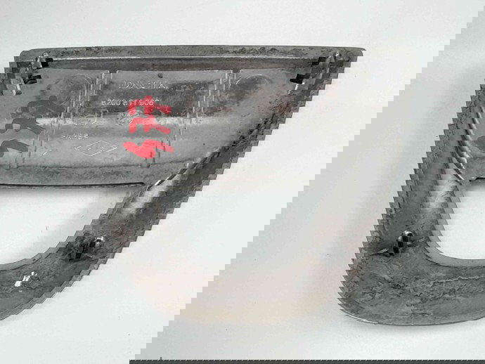 Sigla capota 8200811906 Dacia Sandero [Fabr 2008-2012] 1.6 mpi 