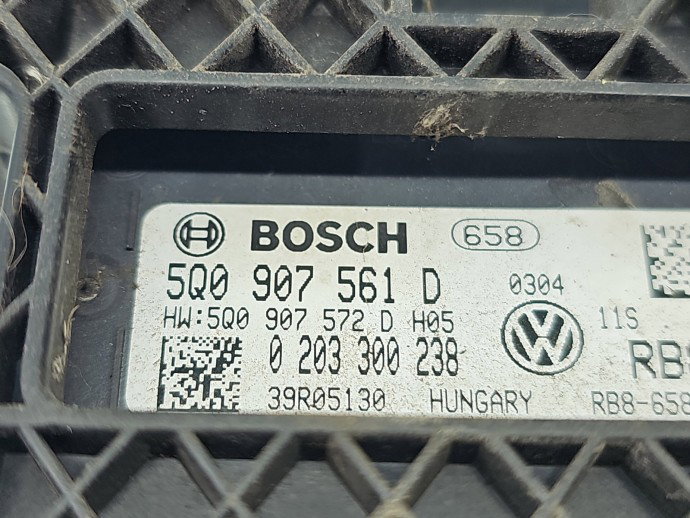 Senzor radar distronic Volkswagen Golf 7 (5G) [Fabr 2014-prezent] 5Q0907561D