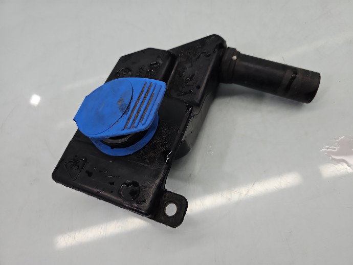 Gat umplere vas spalator parbriz AUDI A4 (8K2, B8) [Fabr 2008-2015] 8T2955463B