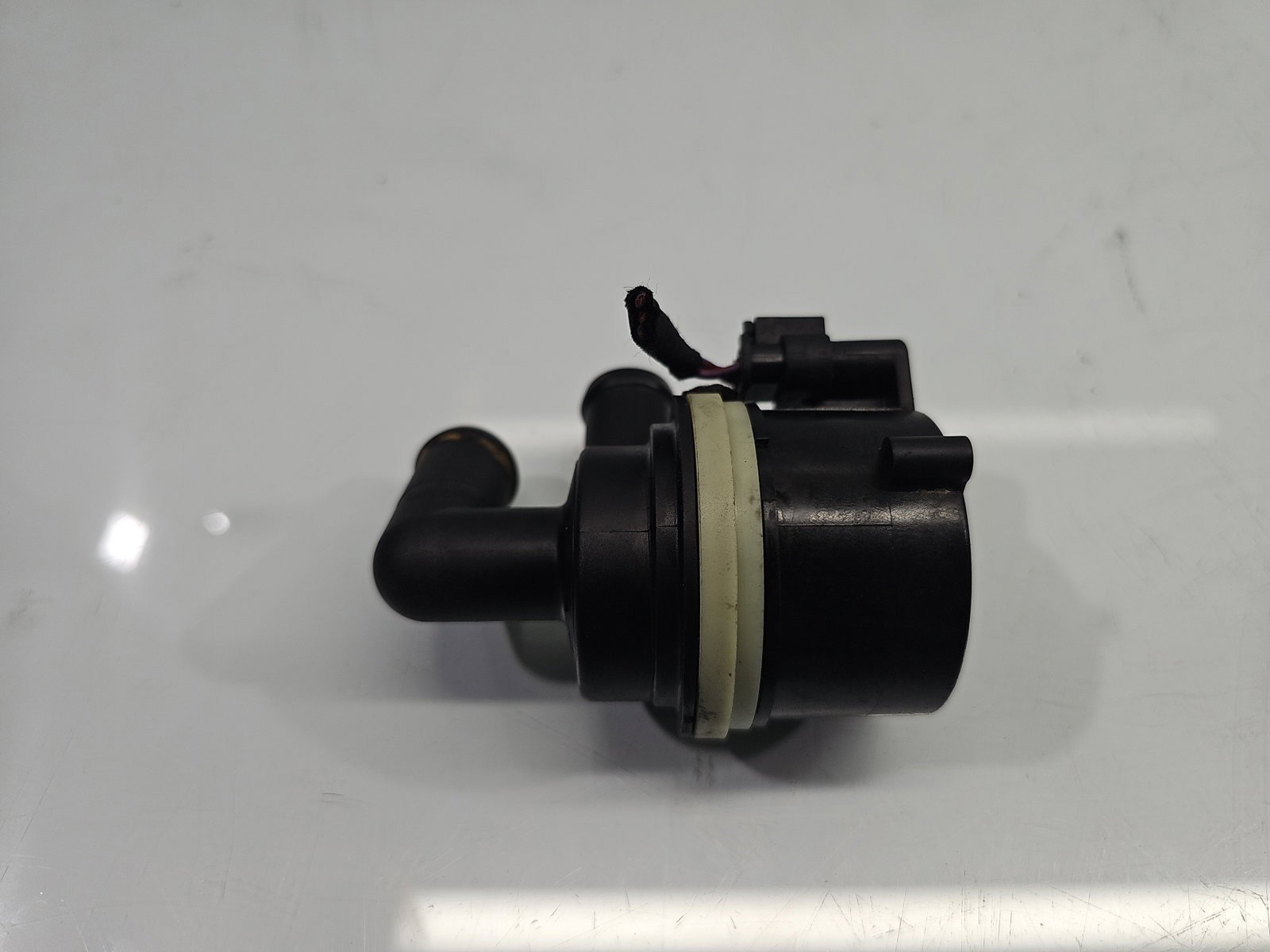 Pompa recirculare apa Volkswagen Tiguan (5N) [Fabr 2007-2016] 5N0965561A 2.0 TDI CFFB 103KW / 140CP