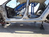 Prag lateral stanga OEM Dacia Sandero [Fabr 2008-2012] 1.6 mpi 