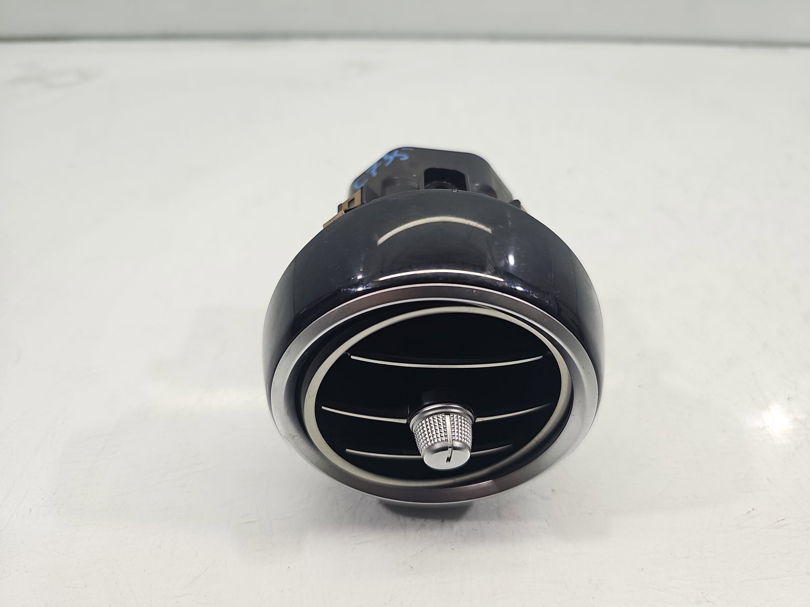 Grila aerisire centrala dreapta Mercedes Clasa C (W205) [Fabr 2014-prezent] A2058304604
