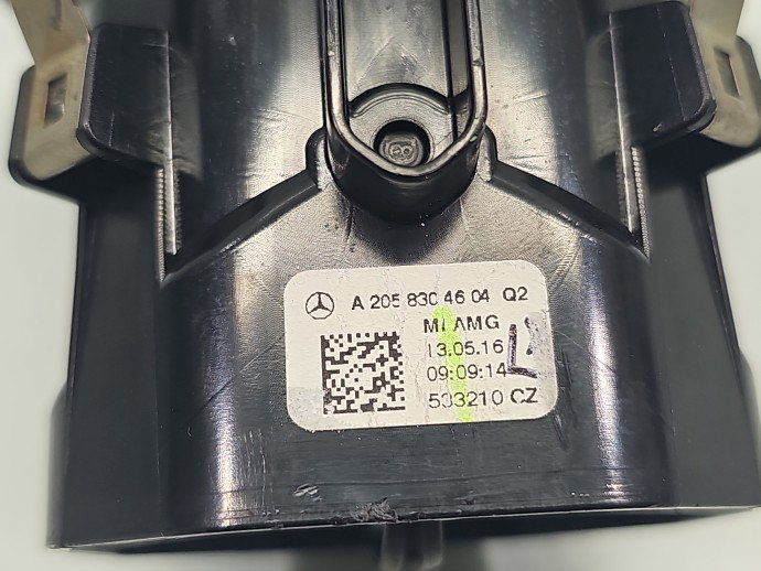 Grila aerisire centrala dreapta Mercedes Clasa C (W205) [Fabr 2014-prezent] A2058304604