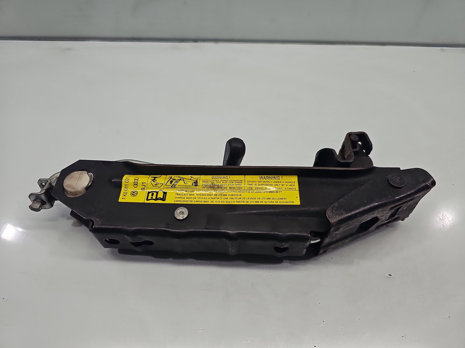 Cric Volkswagen Passat B6 (3C2) [Fabr 2005-2010] 1K0011031L