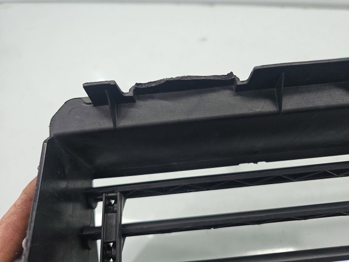 Deflector aer cu clapete Dacia Duster 2 [Fabr 2017-2023] 214F63070R