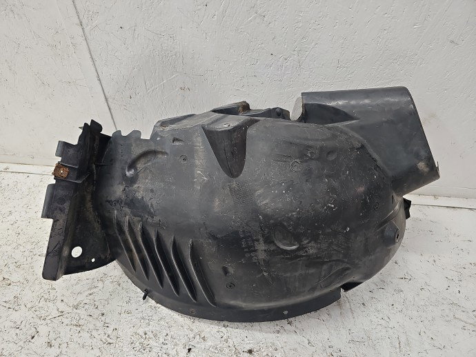 Carenaj roata stanga fata Mercedes Clasa C (W204) [Fabr 2007-2014] Sedan AMG A2046981330