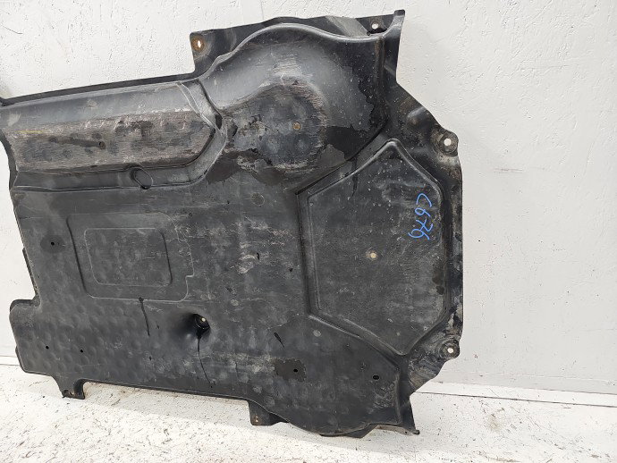 Scut motor Mercedes Clasa C (W204) [Fabr 2007-2014] Sedan AMG A2045203323
