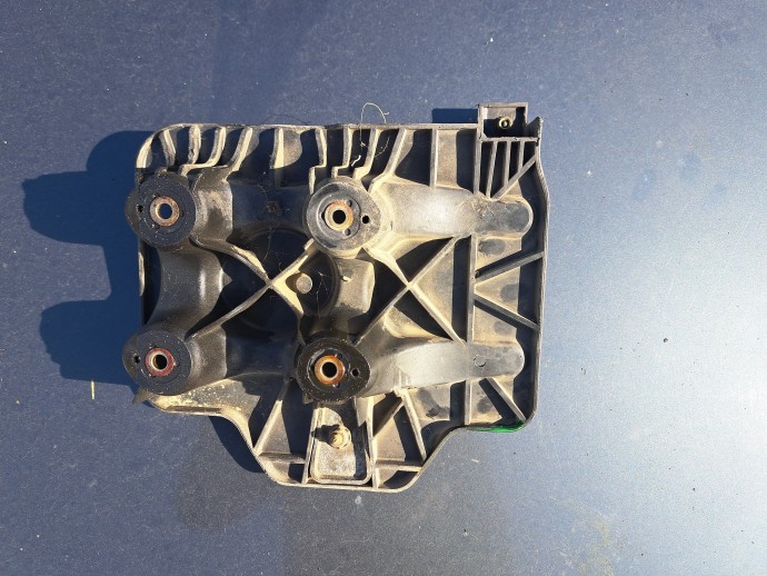 Suport baterie Volkswagen Golf 4 (1J1) [Fabr 1997-2004] OEM 1.9 TDI AQM 50KW / 68CP