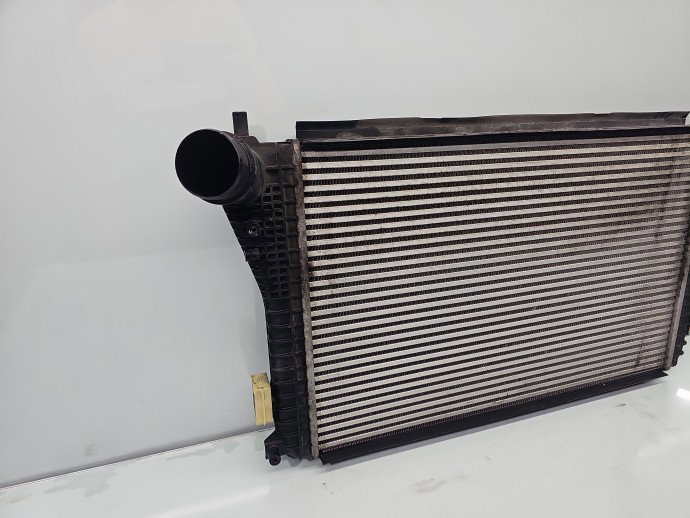 Radiator intercooler Volkswagen Golf 6 (5K1) [Fabr 2009-2013] 1K0145803BN 1.6 TDI CAYC 77KW / 105CP
