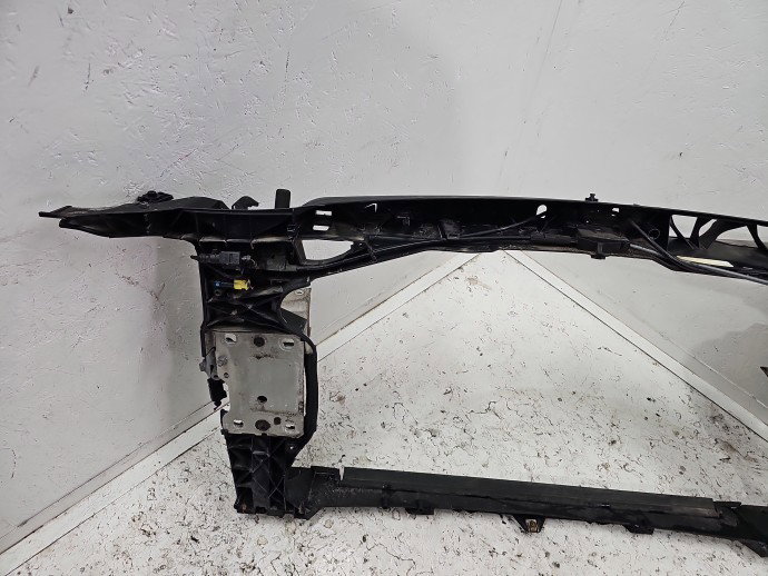 Trager AUDI A4 (8W2, B9) [Fabr 2015-2023] Sedan S-line, Quattro 8V0807133