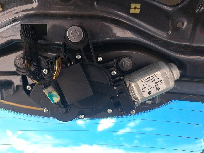 Motoras stergator haion Skoda Fabia 2 (5J, 542) [Fabr 2007-2014] OEM