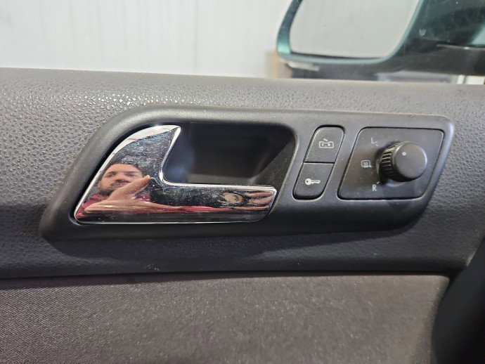 Maner interior stanga fata Volkswagen Polo (9N) [Fabr 2001-2008] OEM