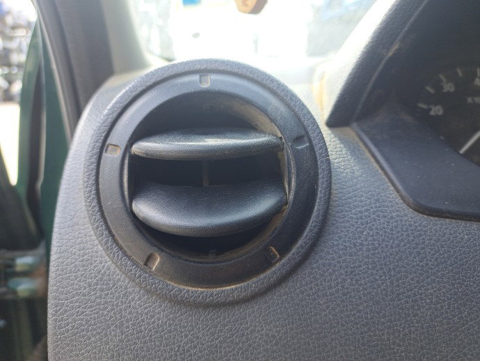 Grila aerisire stanga Dacia Logan (LS) [Fabr 2004-2012] OEM
