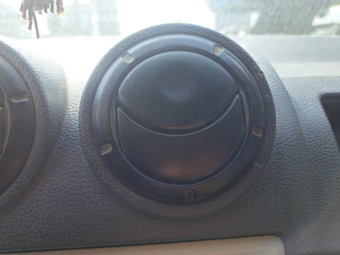 Grila aerisire centrala dreapta Dacia Logan (LS) [Fabr 2004-2012] OEM