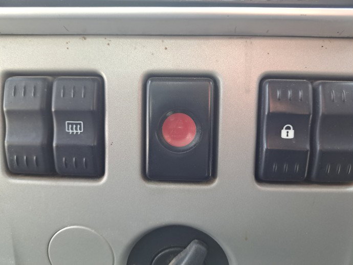 Buton avarii Dacia Logan (LS) [Fabr 2004-2012] OEM